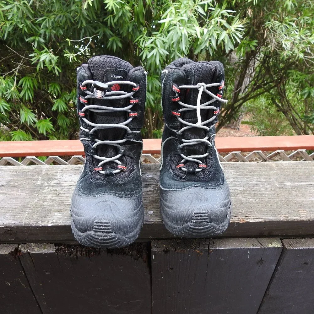 Columbia Snowpack 100g Insulation Youth Size 2 Black Suede Waterproof Snow Boots
